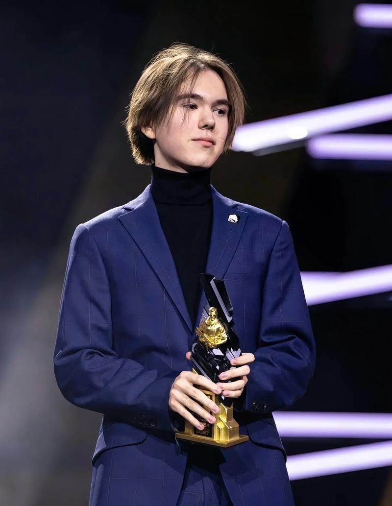 【战报】2021KPL春季赛常规赛第二轮W2D3，VG 3-2 RNG.M