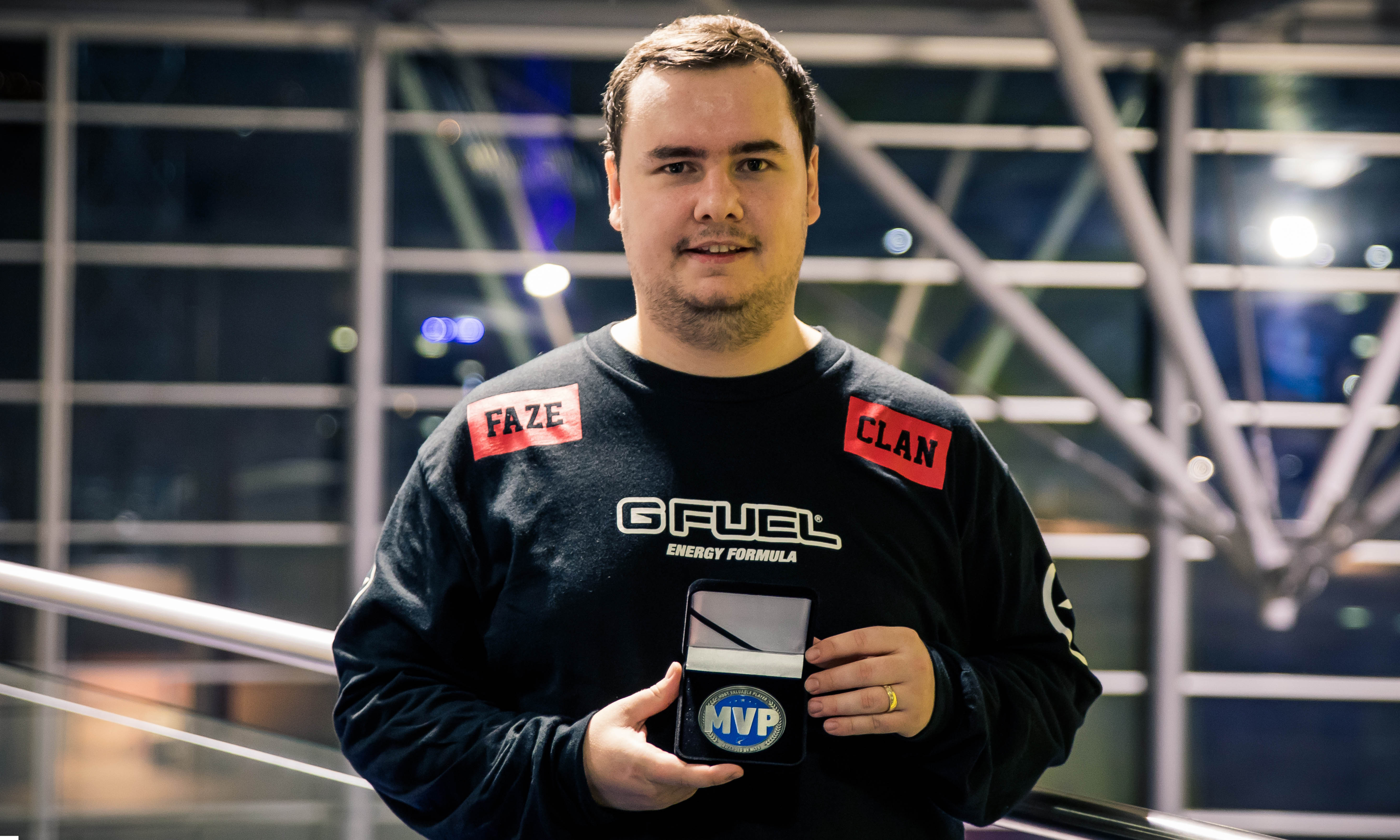 LCK各队大名单公布 ：DK中野续约 Faker仍坐镇T1中路